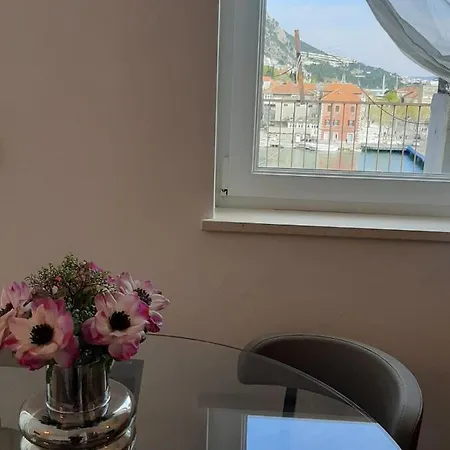 Penthouse Maremonte Lägenhet Omiš